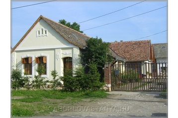 Hungary Privát Nagytótfalu, Exterior